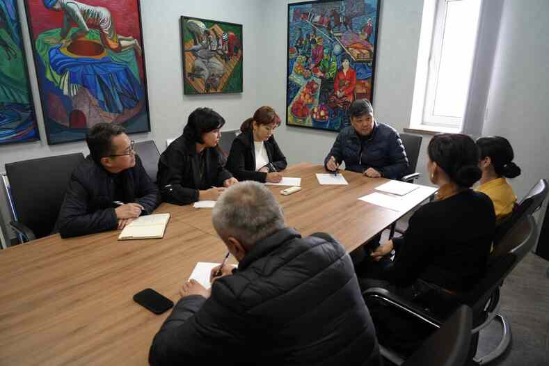 Переход Кыргызстана с пластиковых пакетов на бумажные